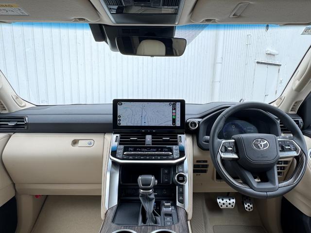Toyota Land Cruiser 300 ZX 2025