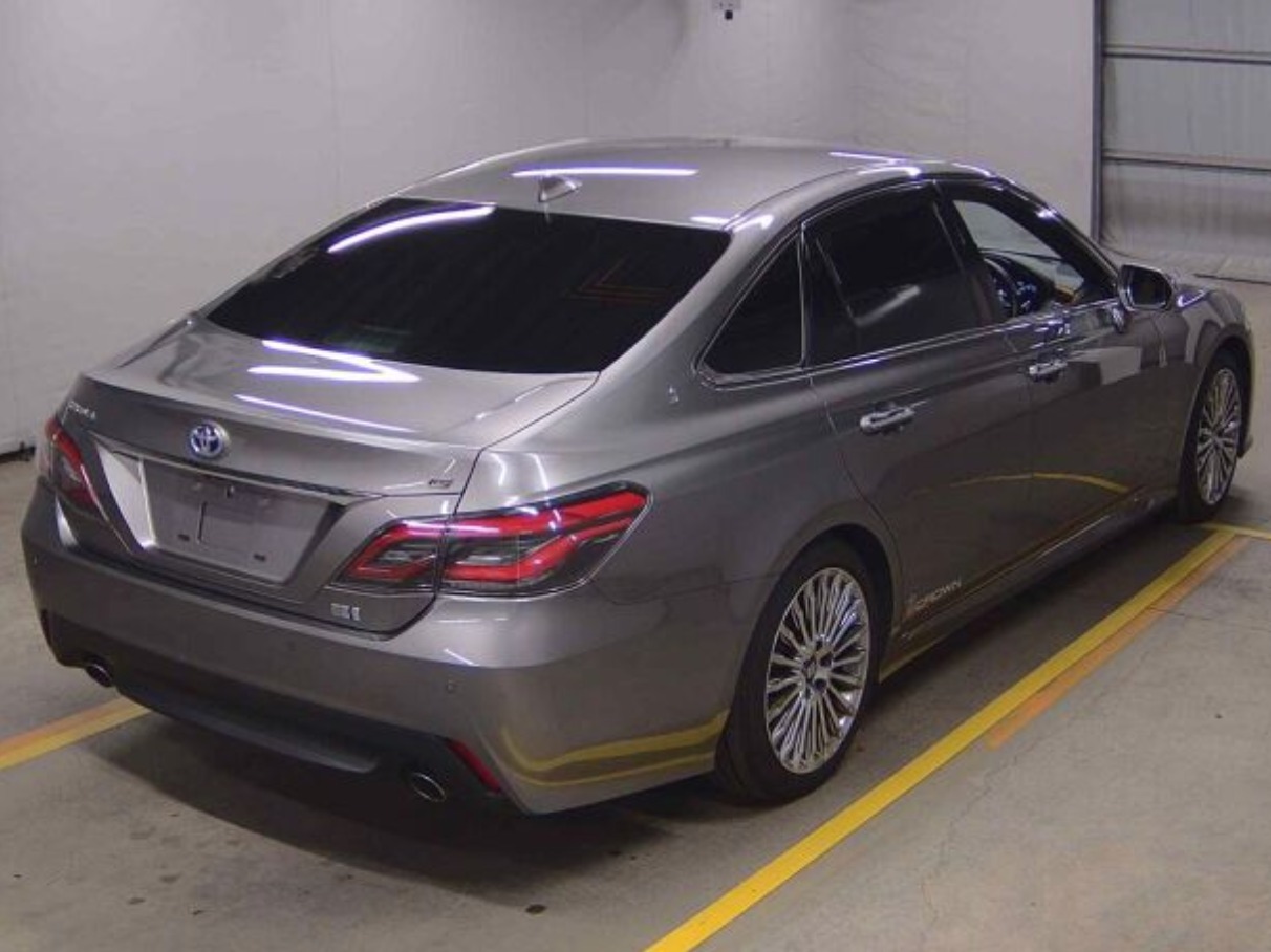 Toyota Crown Hybrid G 2021