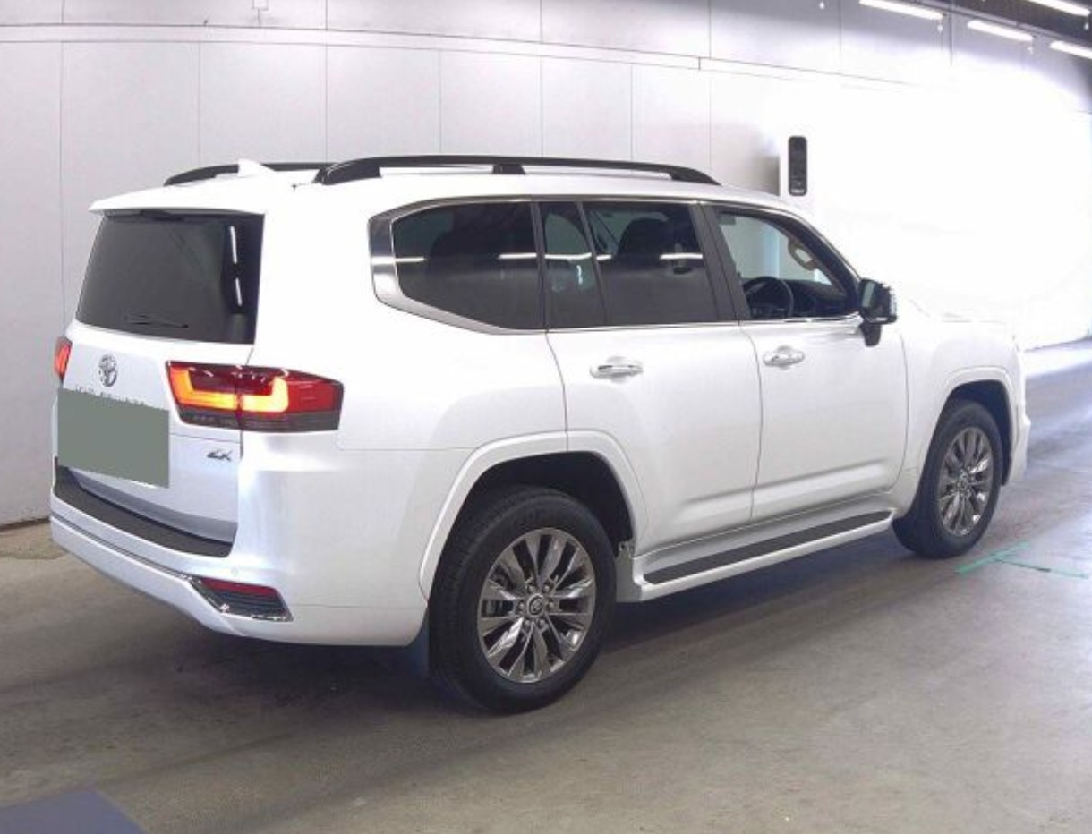 Toyota Land Cruiser 300 ZX 2024 – Petrol
