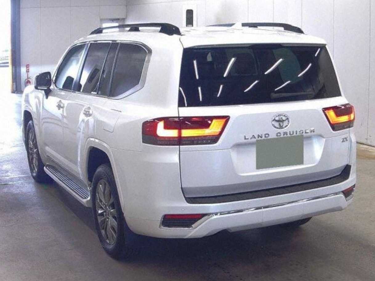 Toyota Land Cruiser 300 ZX 2024 – Petrol
