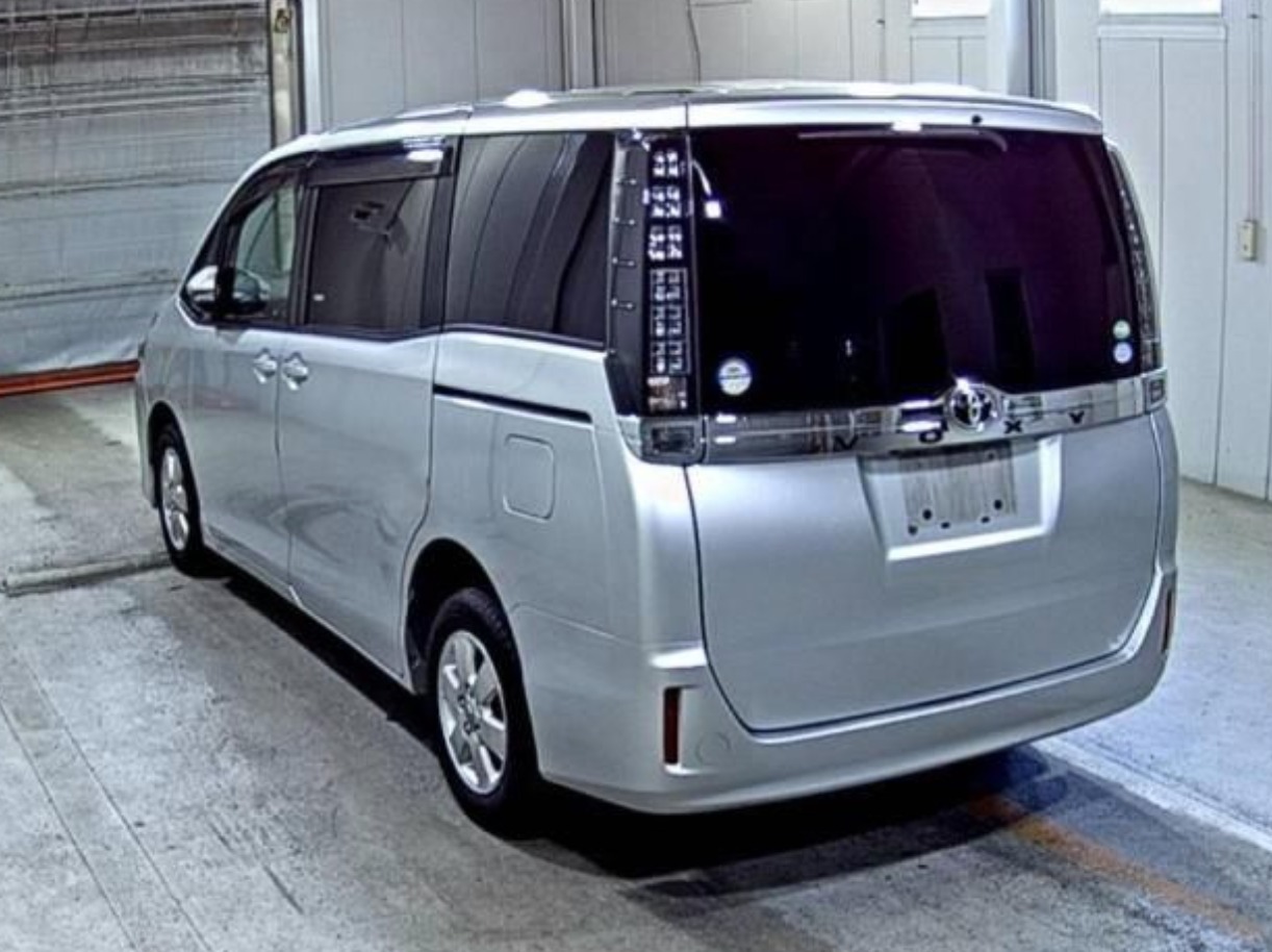 Toyota Voxy X 2014 for Tanzania