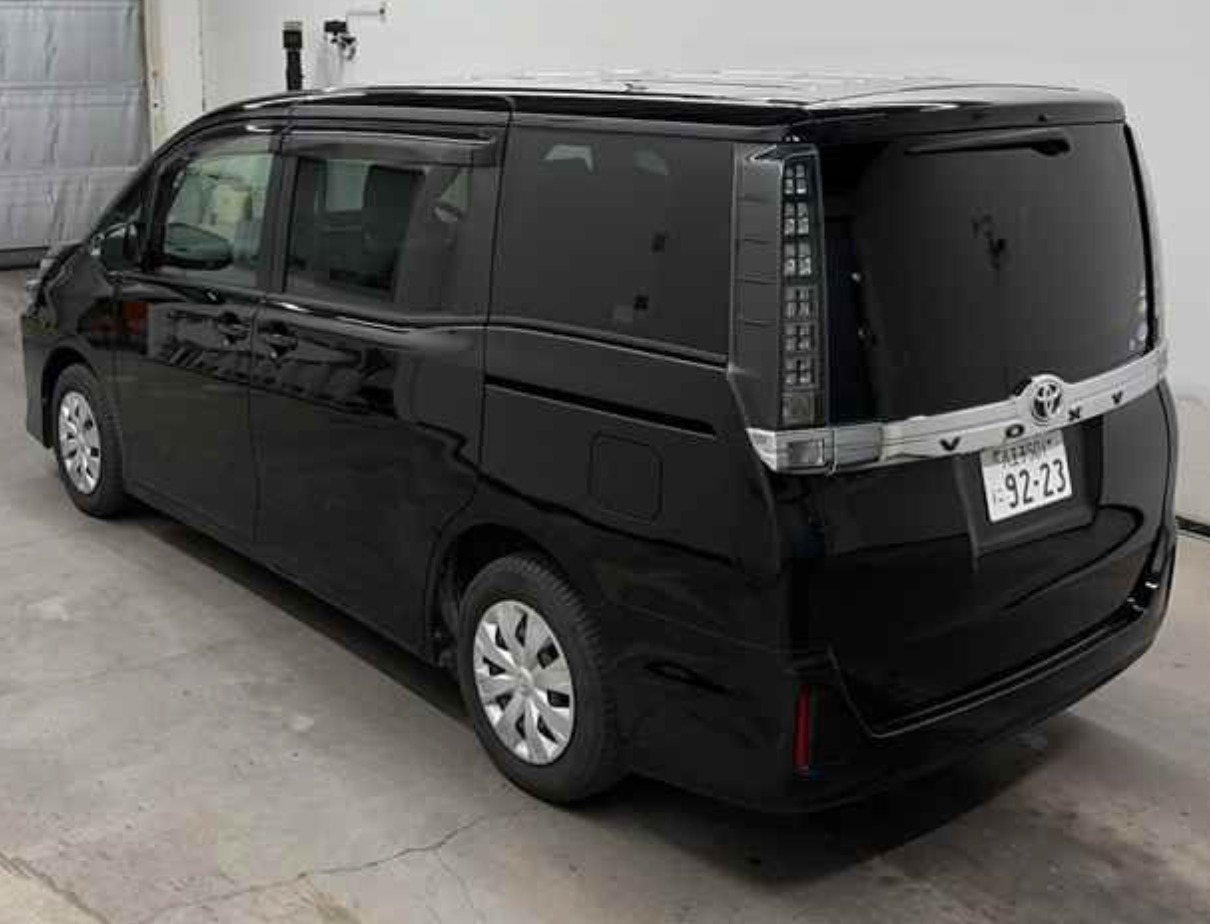 Toyota Voxy 2014 Black