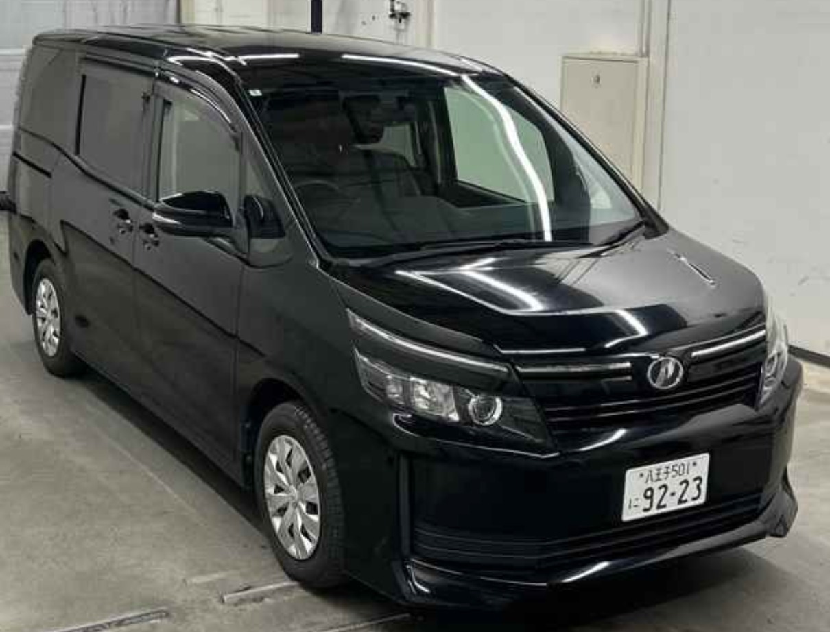 Toyota Voxy 2014 Black