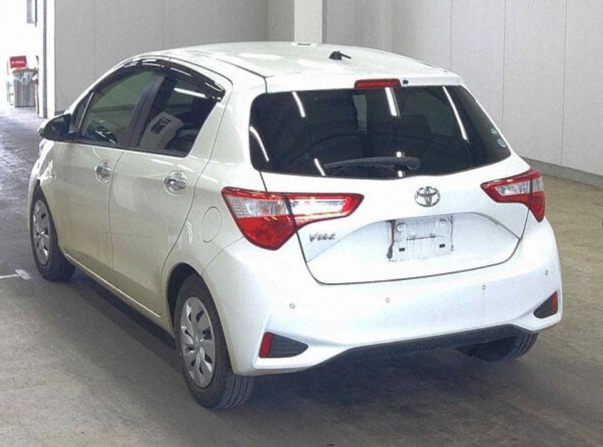 Toyota Vitz F Safety 2019 Pearl