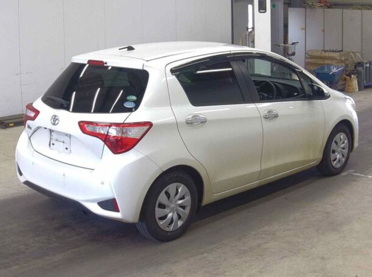 Toyota Vitz F Safety 2019 Pearl