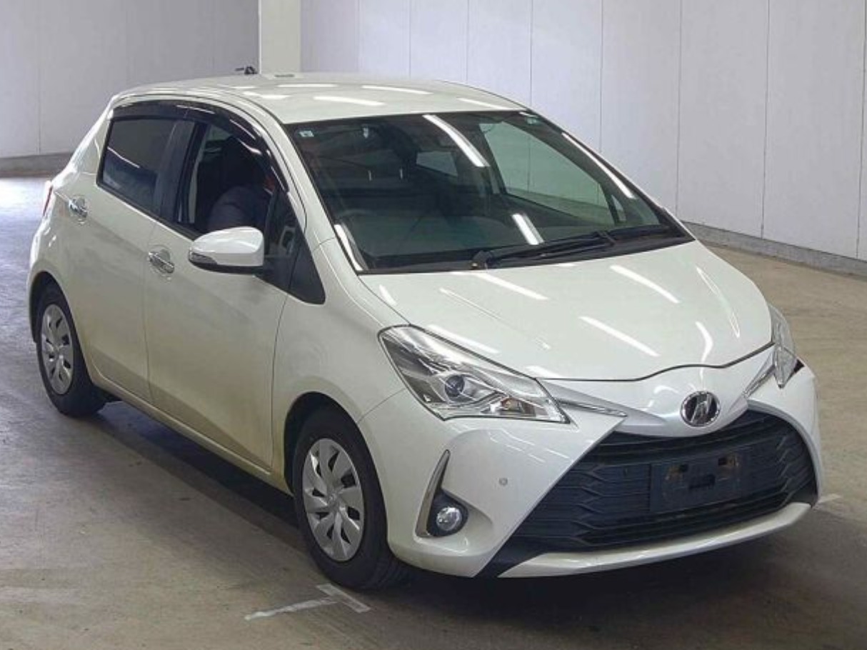 Toyota Vitz F Safety 2019 Pearl