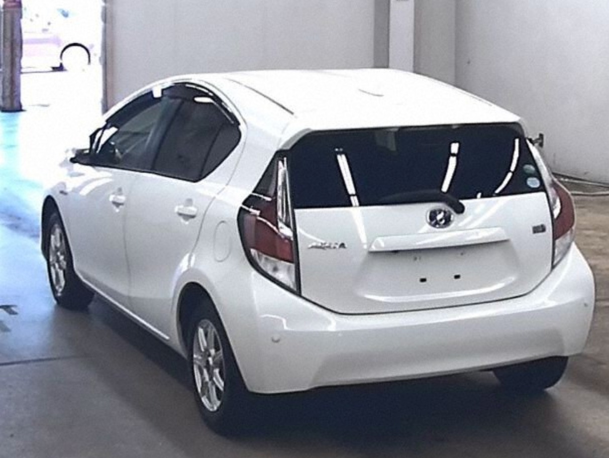 Toyota Aqua S Hybrid 2015
