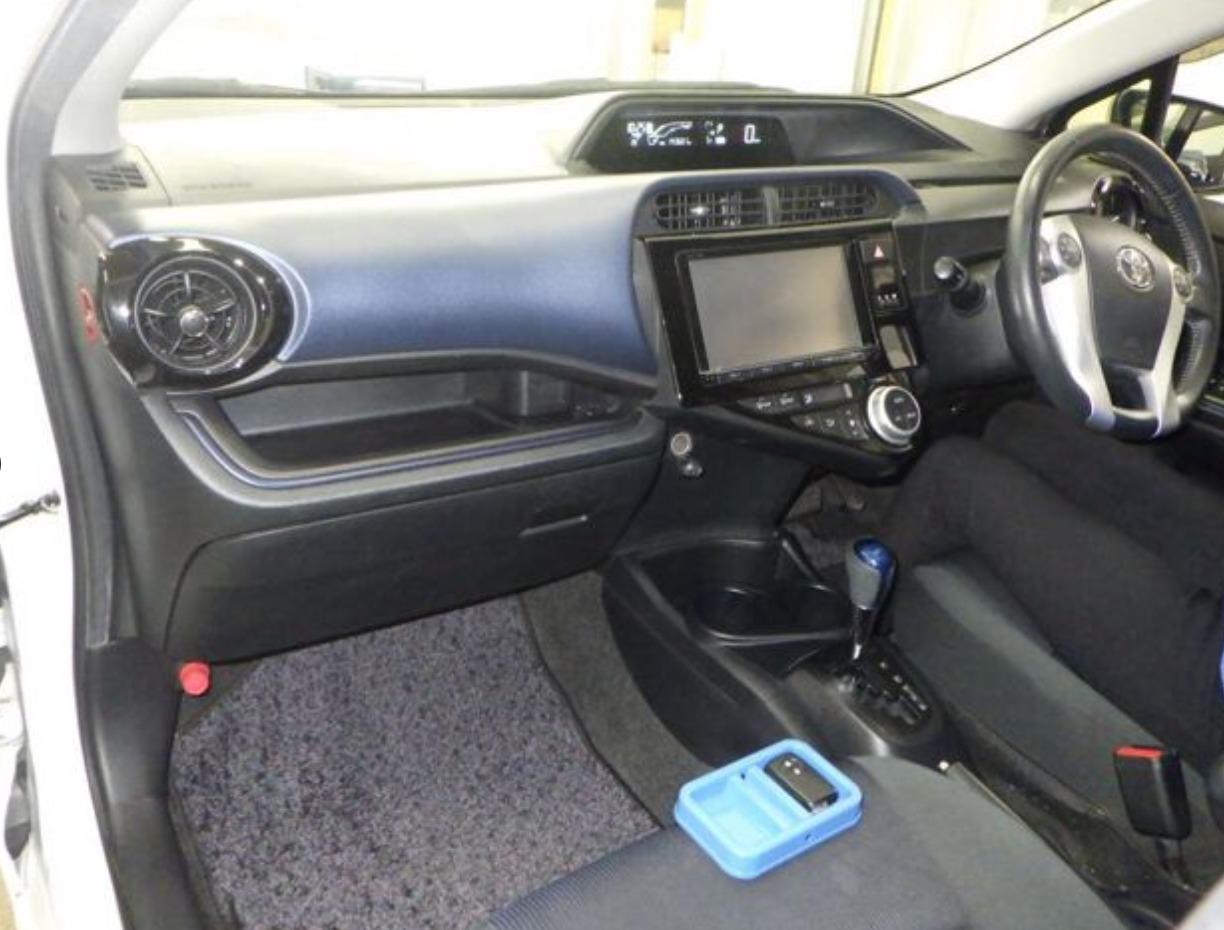 Toyota Aqua S Hybrid 2015