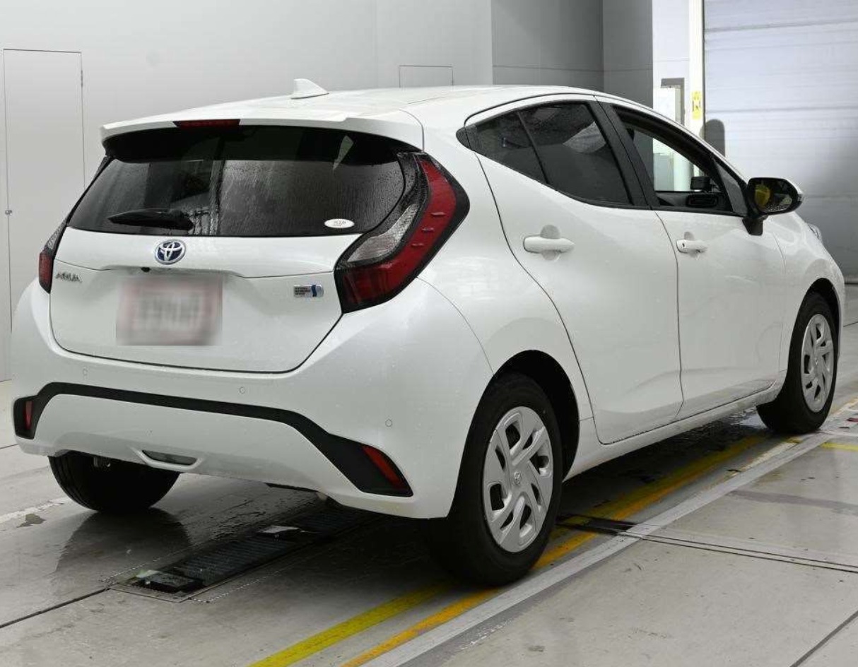 Toyota Aqua X hybrid 2021