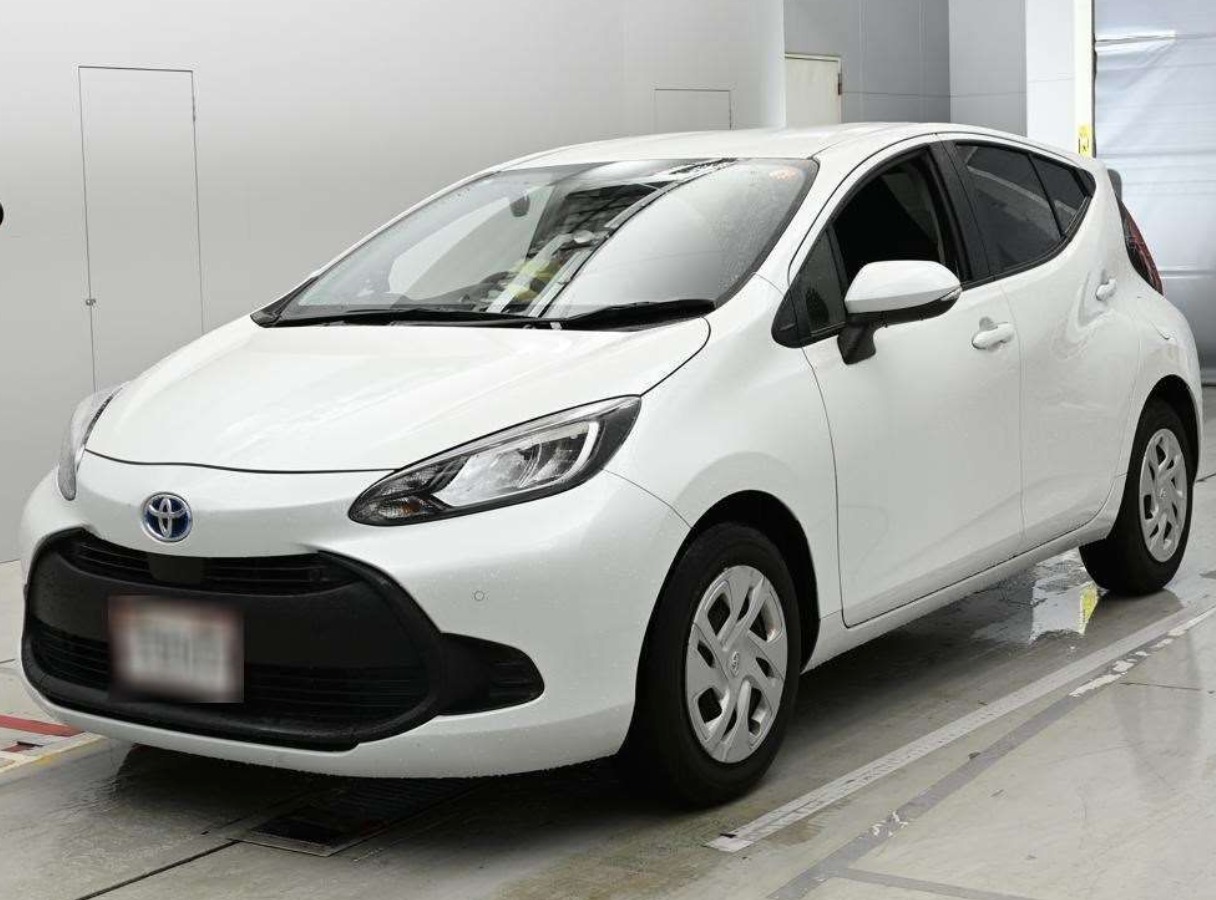 Toyota Aqua X hybrid 2021